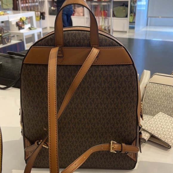 Michael Kors Jaycee Large Zip Pocket Backpack Brown - Picture 2 of 16